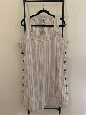 Sleeveless Stripe Shift Dress in Light Gray and Cream